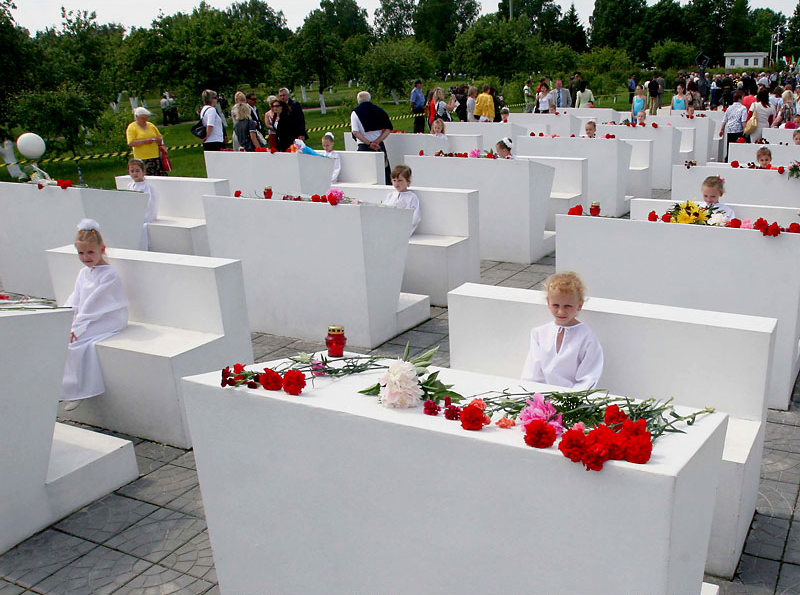 Мемориальный комплекс на месте концлагеря в деревне Красный Берег - Vetliva